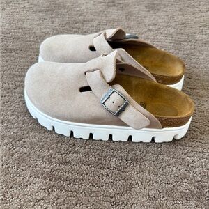Birkenstock Boston Chunk Clog in Warm Sand